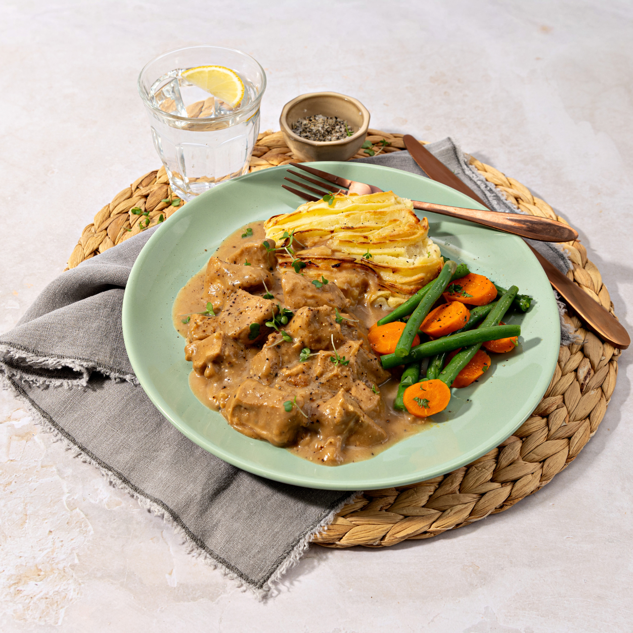 Oven Roast Chicken Fillet and Mash - 400g